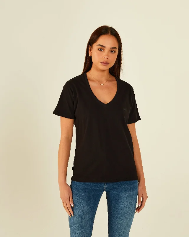 Elisa Basic V Neck Tee Black Houndstooth Herringbone Solid